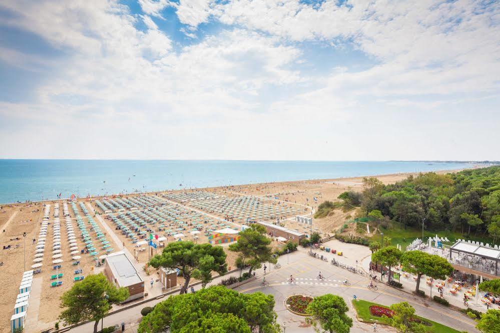 Hotel Gloria Lignano Sabbiadoro Exterior photo